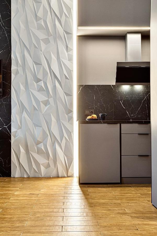 Central Family Boutique Apartments 2 Lviv Bagian luar foto
